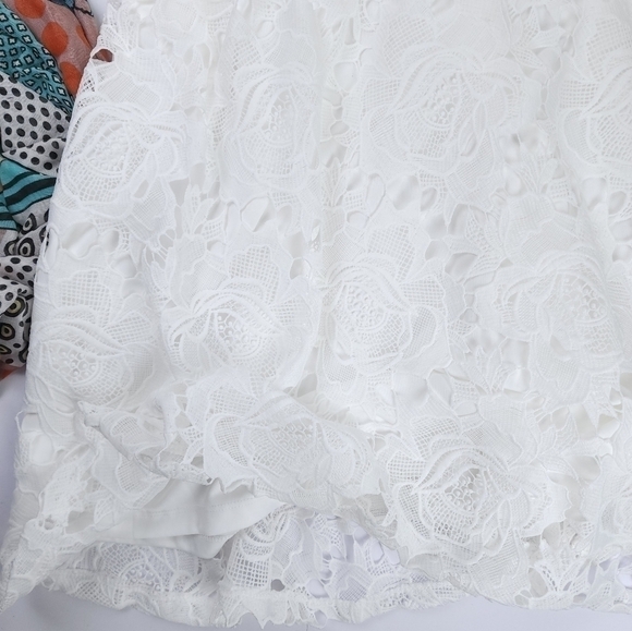 New Lulu's White Lace Lined Dress Sz M - Picture 3 of 11